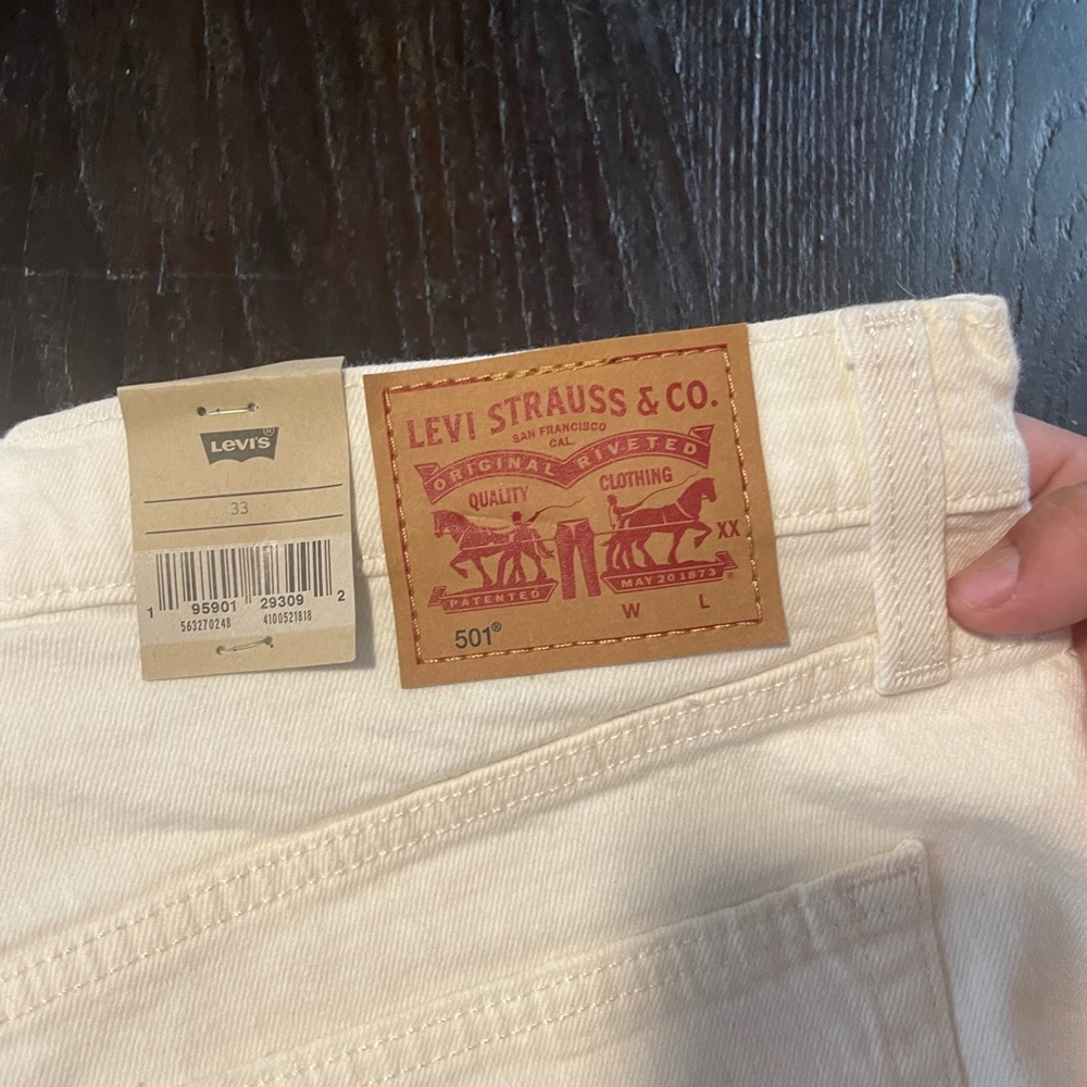 NWT Levi’s 501 High Rise Jean Shorts